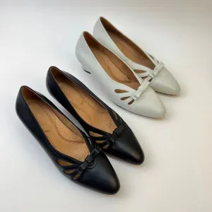 Handmade Sheepskin Point Toe Pumps 35mm Block Heel Cut Out In Beige/Black Fashion Style