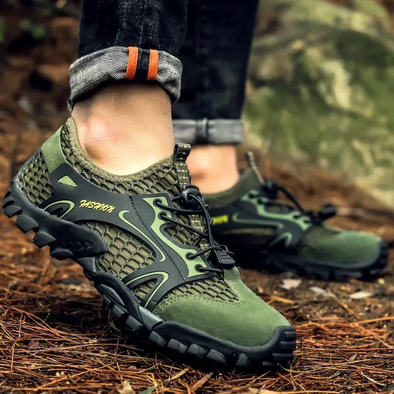 M82 Tourism Outdoor Hiking Creek Shoe