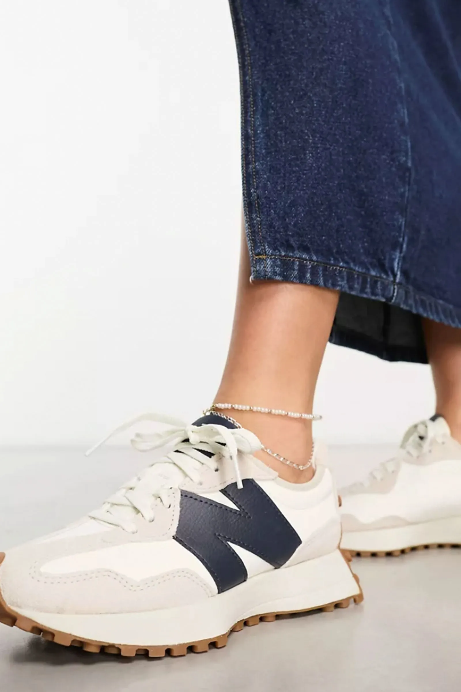 New Balance 327 Trainers In Off White/Navy