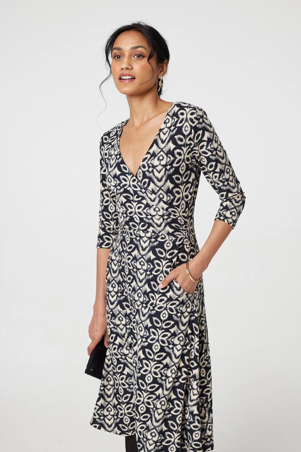 Printed V-Neck 3/4 Sleeve Knee Length Dress