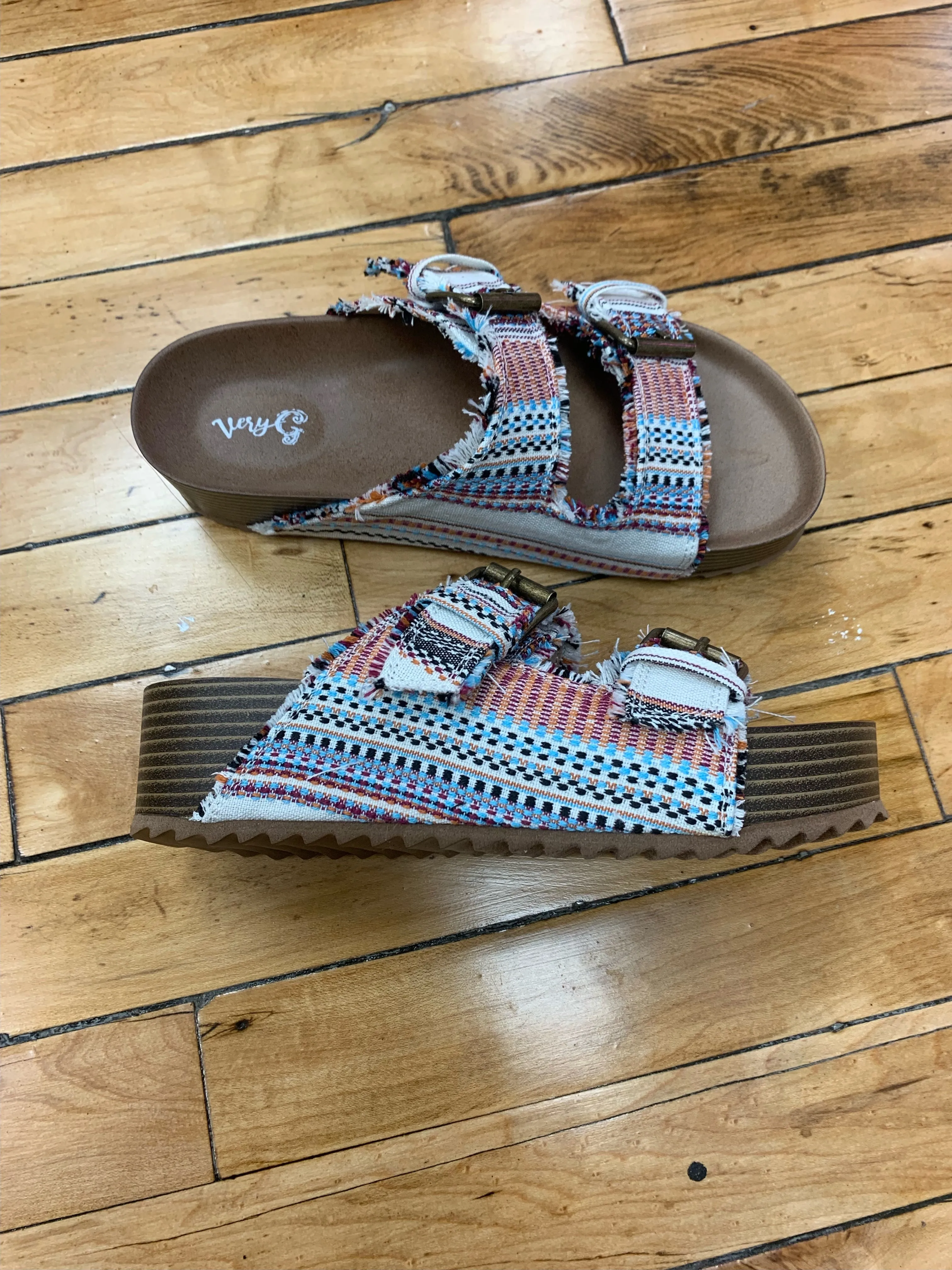 Wanderer Sandal - Cream/Multi